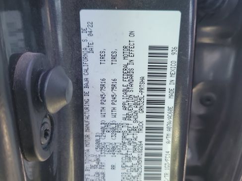 Used 2022 Toyota Tacoma SR5 w/ Technology Package image 29