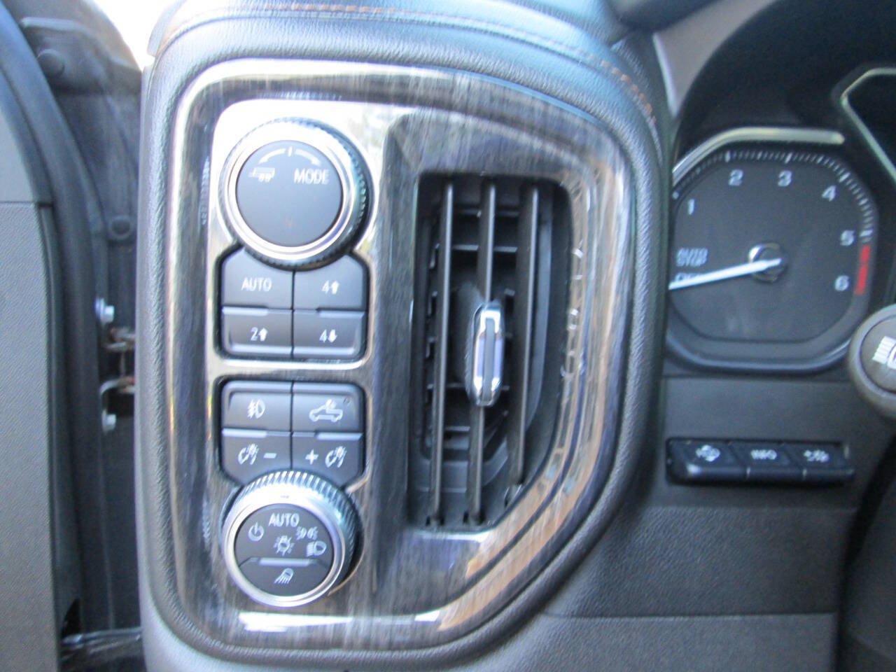 Used 2020 GMC Sierra 1500 AT4 w/ AT4 Premium Package AWD/4WD image 14