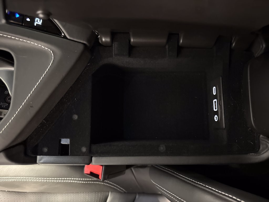 Used 2022 Chevrolet Corvette Stingray Premium Cpe w/ Z51 Performance Package RWD image 19