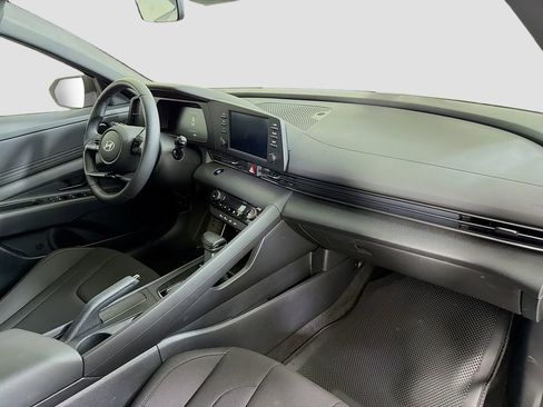 Used 2025 Hyundai Elantra Sport image 28