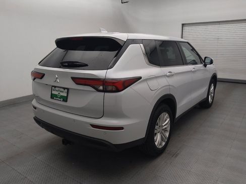 Used 2023 Mitsubishi Outlander ES FWD image 9