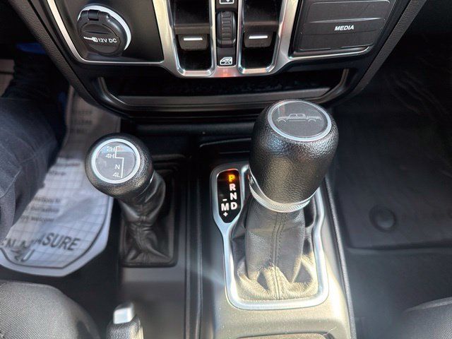 Certified 2022 Jeep Gladiator Sport AWD/4WD image 22