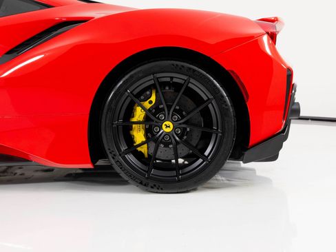 Used 2019 Ferrari 488 Pista Coupe image 11