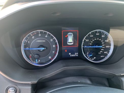 Used 2022 Subaru Ascent Limited w/ Technology Package image 4