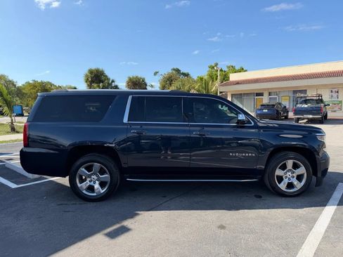Used 2020 Chevrolet Suburban Premier RWD image 4