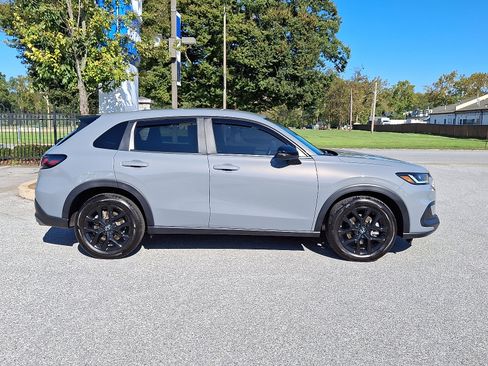Certified 2025 Honda HR-V Sport image 7