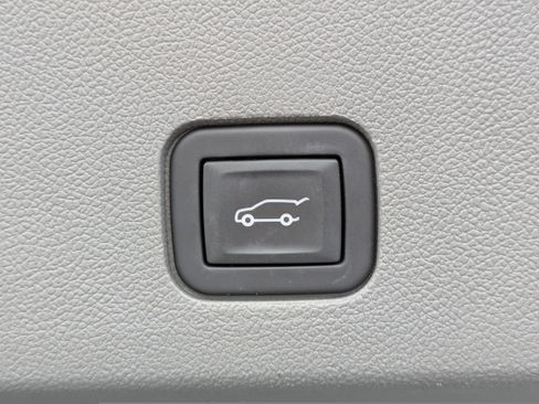 Certified 2023 Cadillac XT6 Premium Luxury FWD image 11