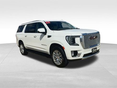 Certified 2023 GMC Yukon XL Denali image 3