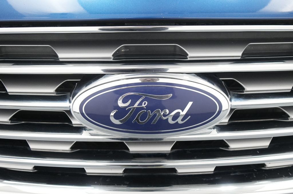 Used 2020 Ford Edge SE AWD/4WD image 11