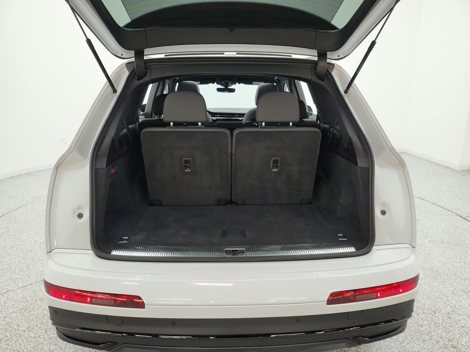 Used 2023 Audi Q7 2.0T Premium Plus AWD/4WD image 18
