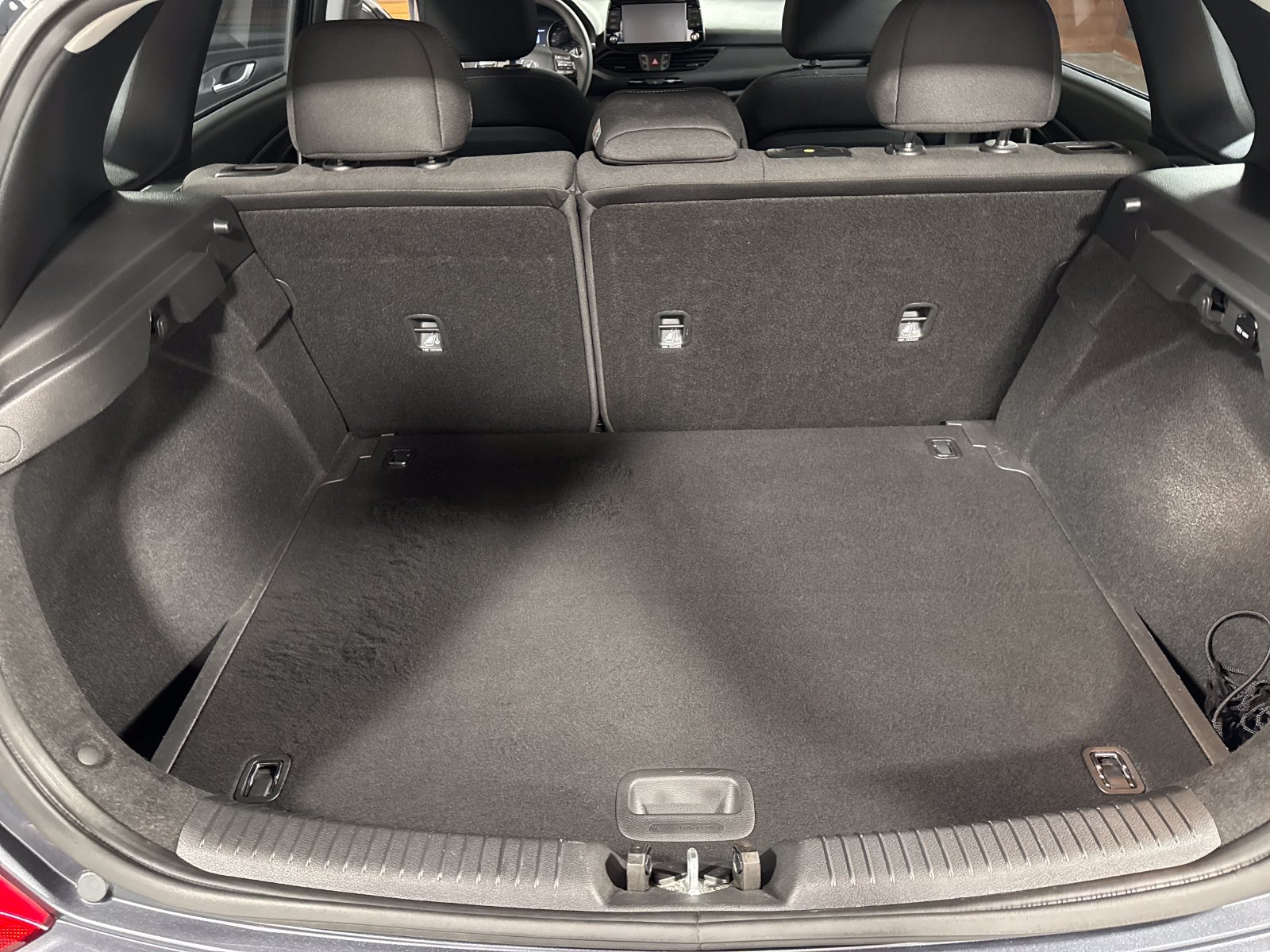 Used 2018 Hyundai Elantra GT FWD image 25