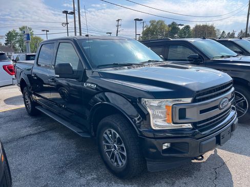 Used 2018 Ford F150 XLT w/ Equipment Group 302A Luxury AWD/4WD image 3