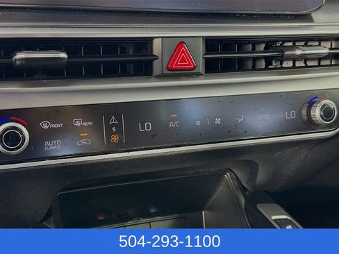 Used 2024 Kia Sorento EX image 16