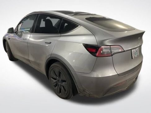 Used 2025 Tesla Model Y Long Range image 5