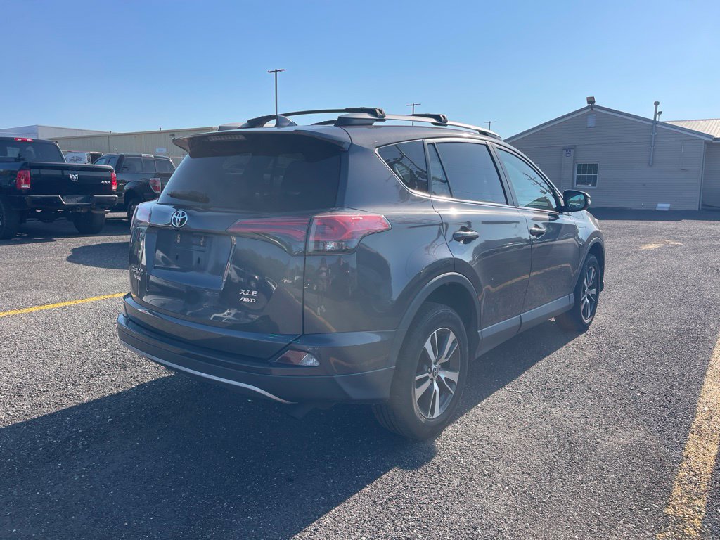 Used 2018 Toyota RAV4 XLE w/ Plus Extra Value Package AWD/4WD image 5
