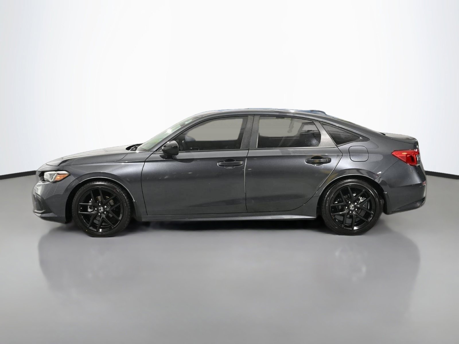 Used 2024 Honda Civic Sport image 3