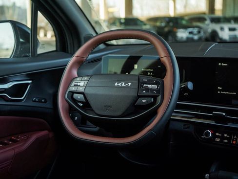 New 2026 Kia Sportage SX image 16