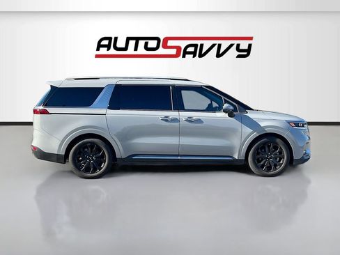Used 2024 Kia Carnival SX FWD image 8