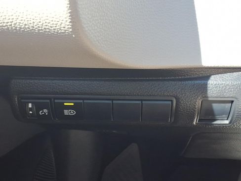 Used 2020 Toyota Corolla LE w/ Carpet Mat Package (TMS) FWD image 29