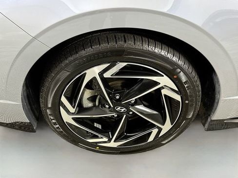 Certified 2024 Hyundai Sonata SEL w/ Convenience Package FWD image 4