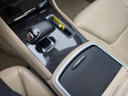 Used 2013 Chrysler 300 AWD w/ Driver Convenience Group image 15