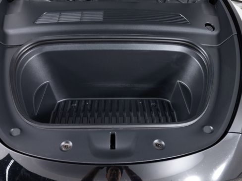 Used 2021 Tesla Model Y Long Range image 42