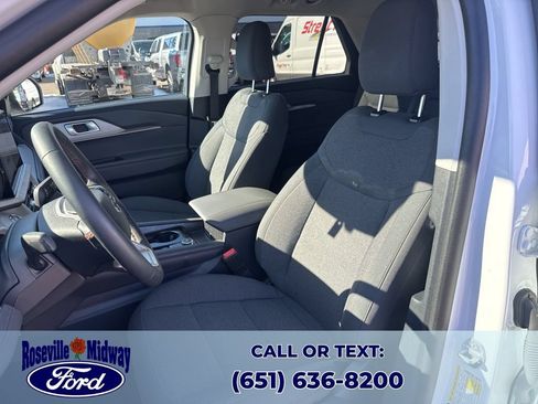 Used 2025 Ford Explorer Active AWD/4WD image 25