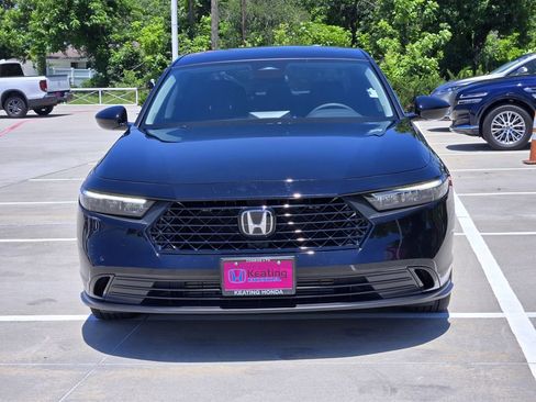 Certified 2025 Honda Accord SE image 2