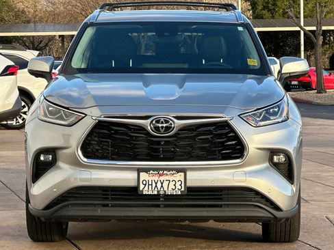 Used 2023 Toyota Highlander Limited image 10