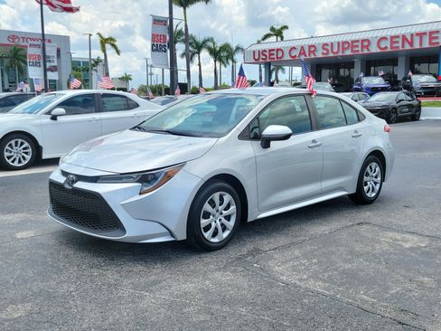 Used 2022 Toyota Corolla LE FWD image 6