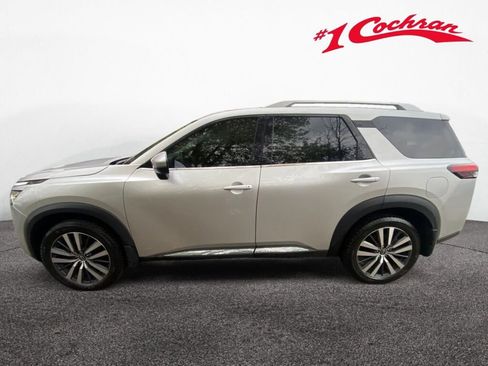 Used 2022 Nissan Pathfinder Platinum image 4