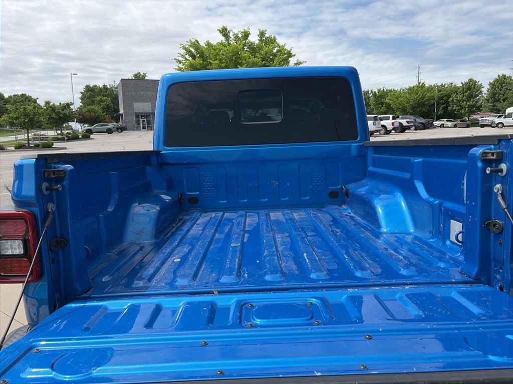 Used 2023 Jeep Gladiator Mojave w/ Cold Weather Group AWD/4WD image 15