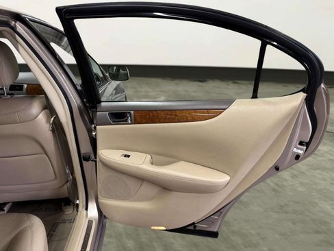 Used 2005 Lexus ES 330 FWD image 18