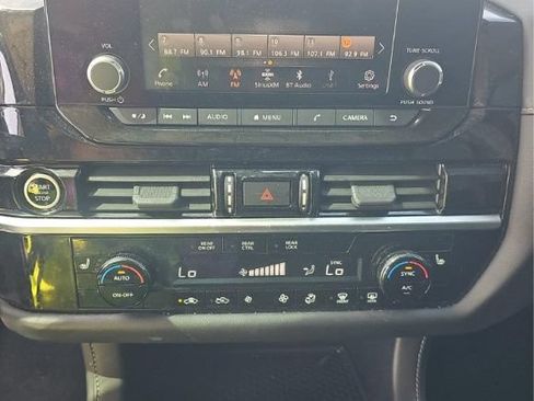 Used 2022 Nissan Pathfinder SV FWD image 6
