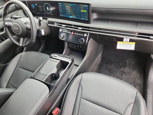 Used 2025 Hyundai Tucson Limited AWD/4WD image 19