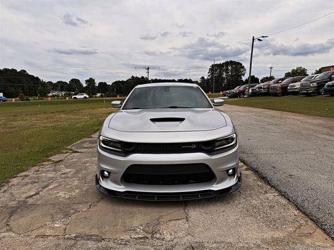 Used 2020 Dodge Charger Scat Pack RWD image 2
