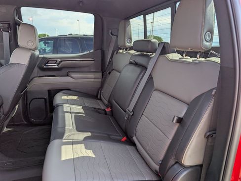 Used 2023 Chevrolet Silverado 1500 ZR2 w/ Technology Package AWD/4WD image 26