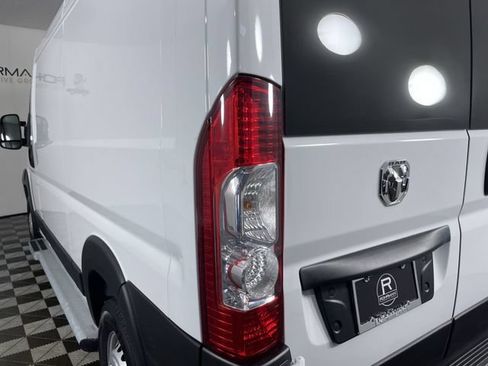 Used 2025 RAM ProMaster 2500 w/ U-Haul Equipment Group FWD image 33