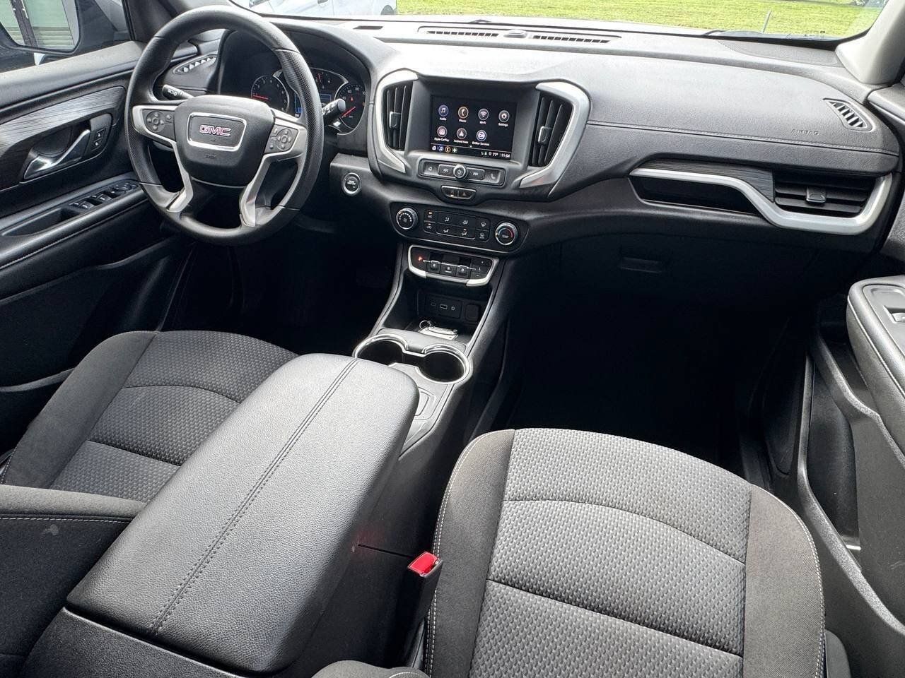 Used 2024 GMC Terrain SLE AWD/4WD image 18