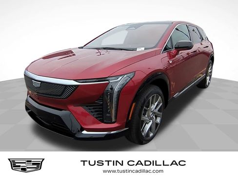 New 2025 Cadillac Optiq Luxury 1 image 1