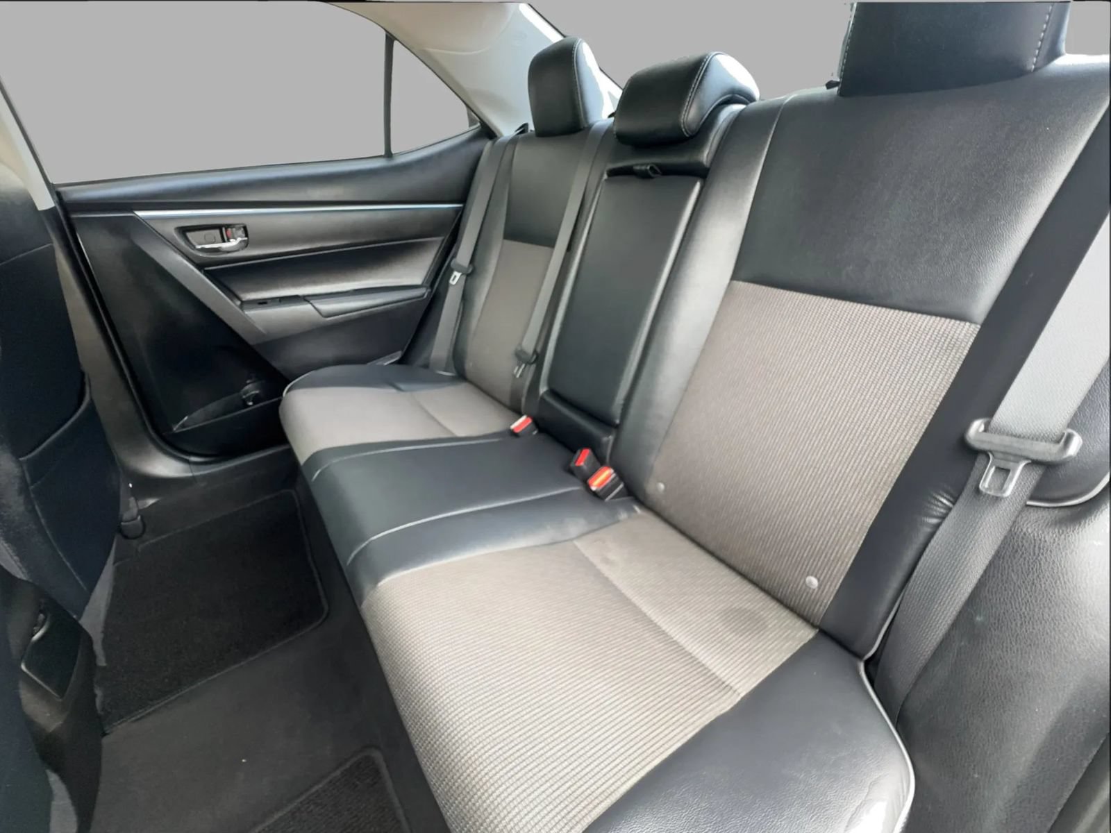 Used 2015 Toyota Corolla S w/ Body Protection Package #1 FWD image 31