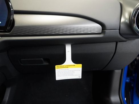 New 2026 Chevrolet Equinox EV LT image 32