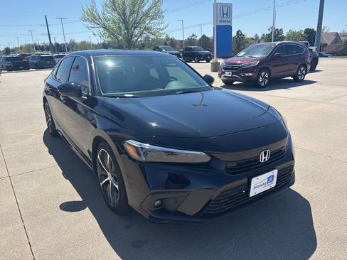 Used 2024 Honda Civic Touring image 3