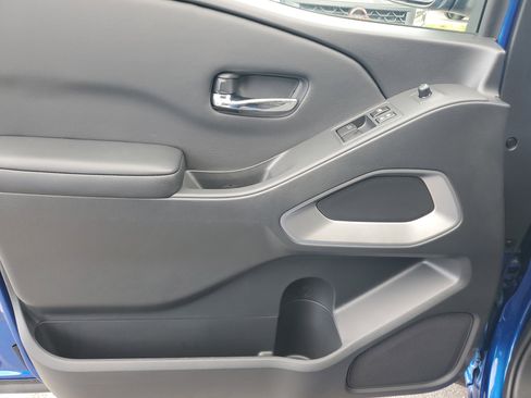 New 2025 Nissan Frontier SV image 18