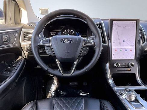 Used 2024 Ford Edge Titanium w/ Equipment Group 301A image 5
