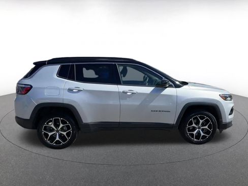 Used 2025 Jeep Compass Limited image 16