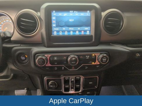 Used 2018 Jeep Wrangler Unlimited Sport S image 27