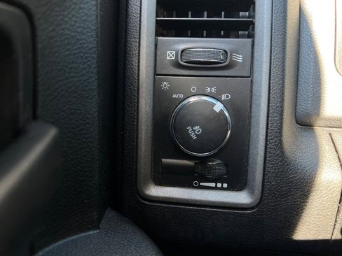 Used 2018 RAM 3500 Tradesman w/ Chrome Appearance Group image 22