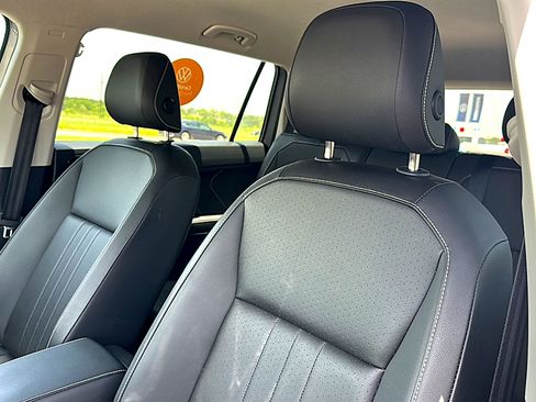 Used 2023 Volkswagen Tiguan SE FWD image 14