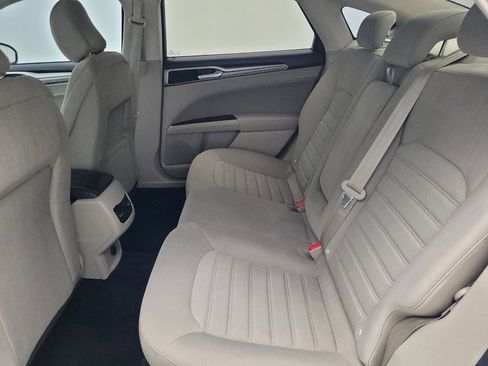 Used 2020 Ford Fusion SE image 18